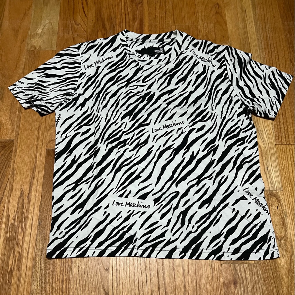 Moschino t shirt